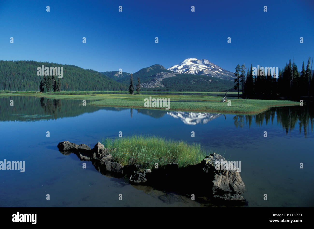 Sparks Lake, South Sister Peak, Bend, Oregon, USA, USA, Amerika, Bergsee, Vulkan, Cascade Mountains, Natur Stockfoto