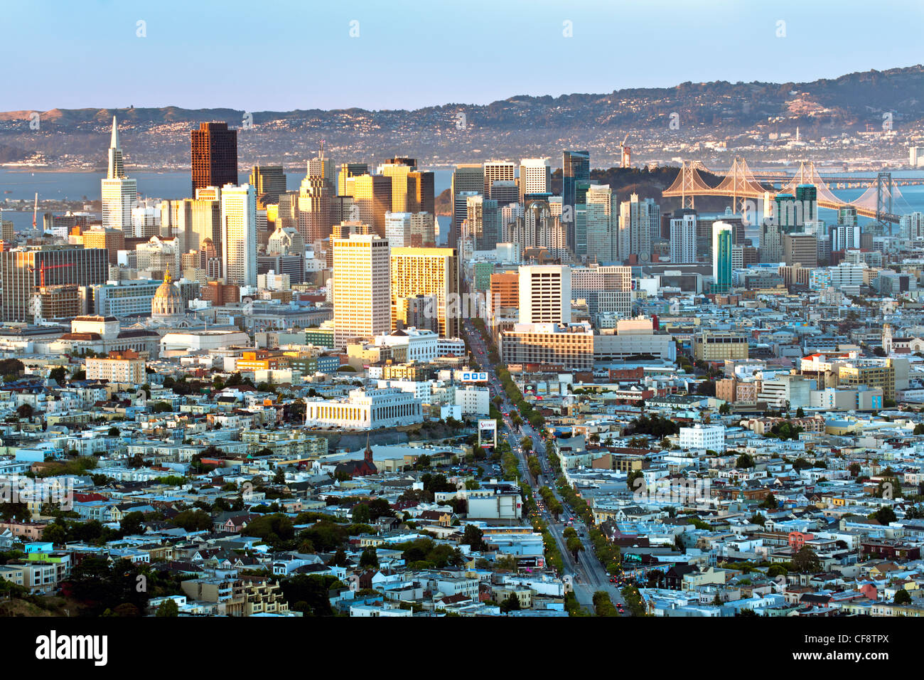Skyline der Stadt von Twin Peaks, San Francisco, California, Vereinigte Staaten von Amerika betrachtet Stockfoto