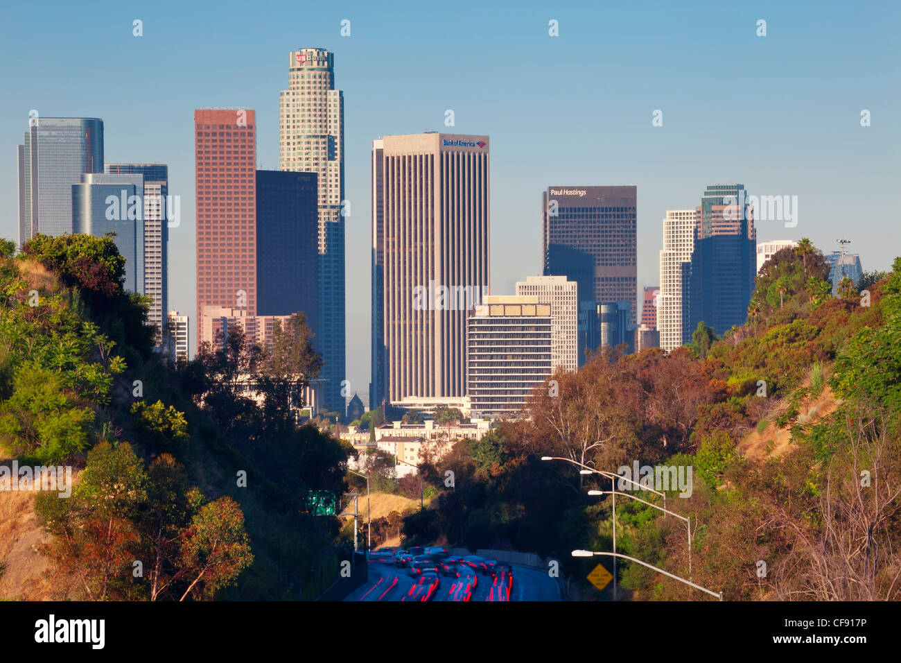 Pasadena Freeway (CA Autobahn 110) führt zu Downtown Los Angeles, California, Vereinigte Staaten von Amerika Stockfoto