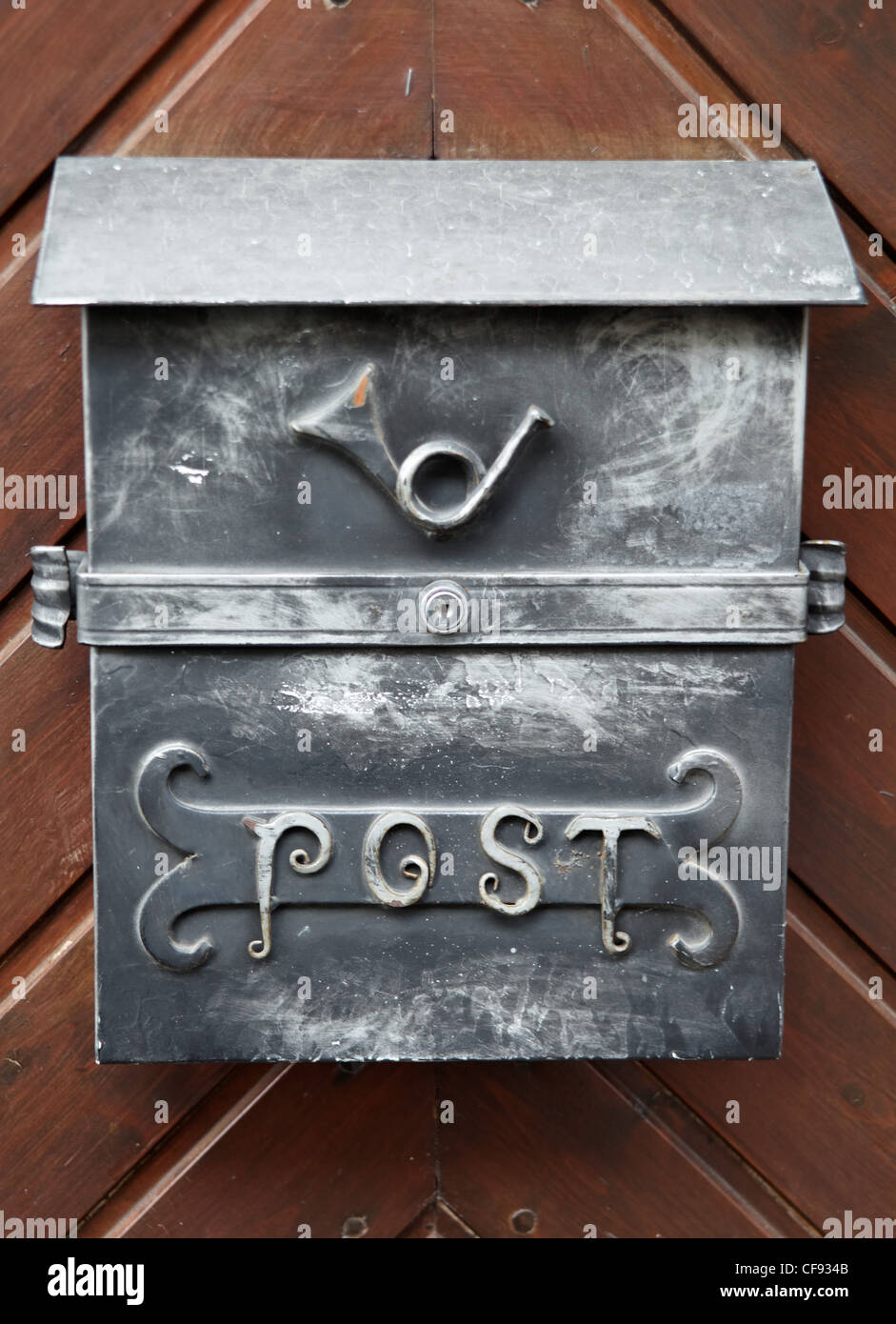 individuelle Mail-Box Metall in einem Privathaus Stockfoto