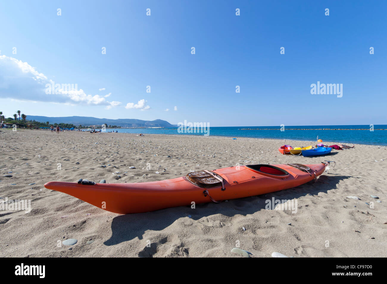 Kanus in Latchi Strand, Paphos, Zypern Stockfoto