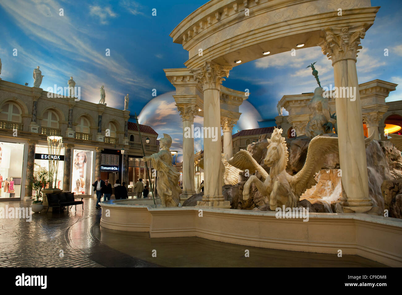 Im Inneren der Forum Shops Luxus Shopping Mall im Caesars Palace, Las Vegas Stockfoto