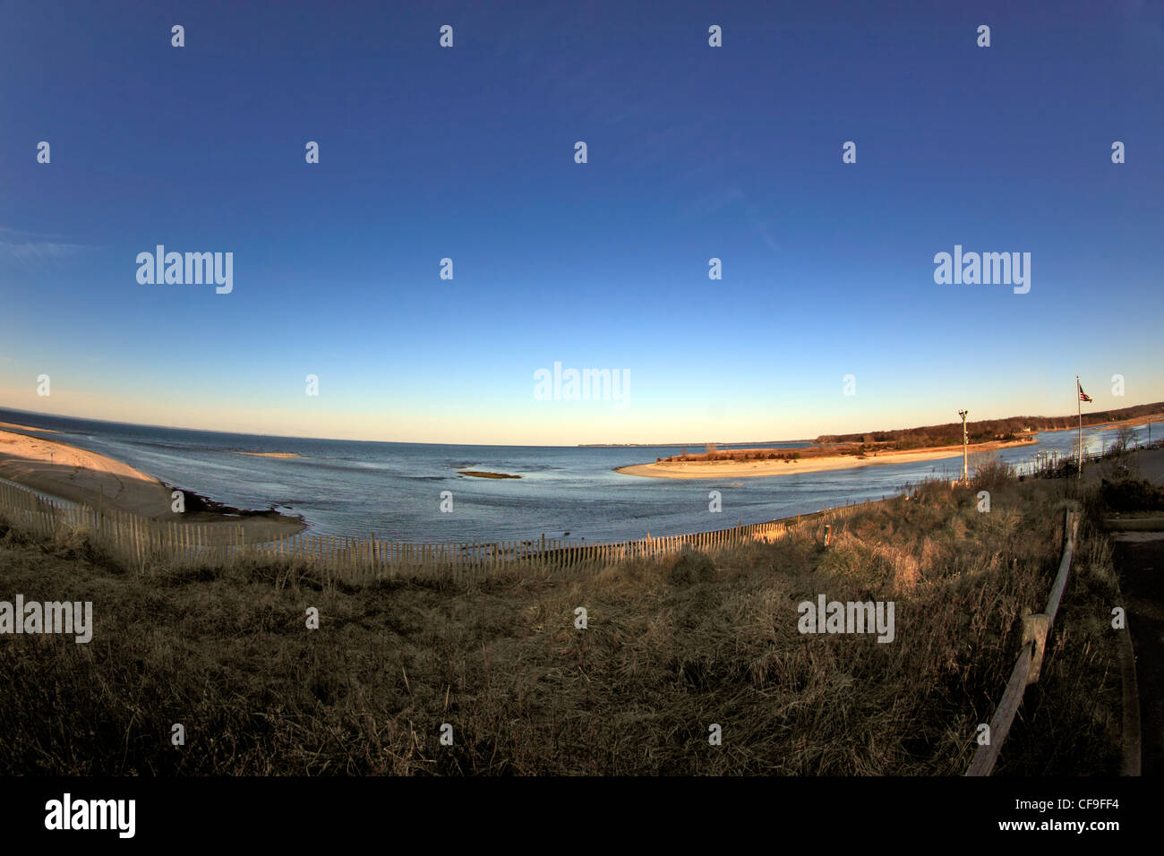 Ansicht des Long Island Sound von den Klippen im Kings Park Long Island NY Stockfoto