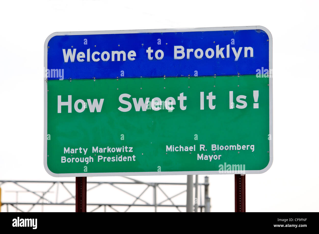 Schild am Eingang zum Belt Parkway aus der Verrazano Narrows Bridge Brooklyn New York City Stockfoto