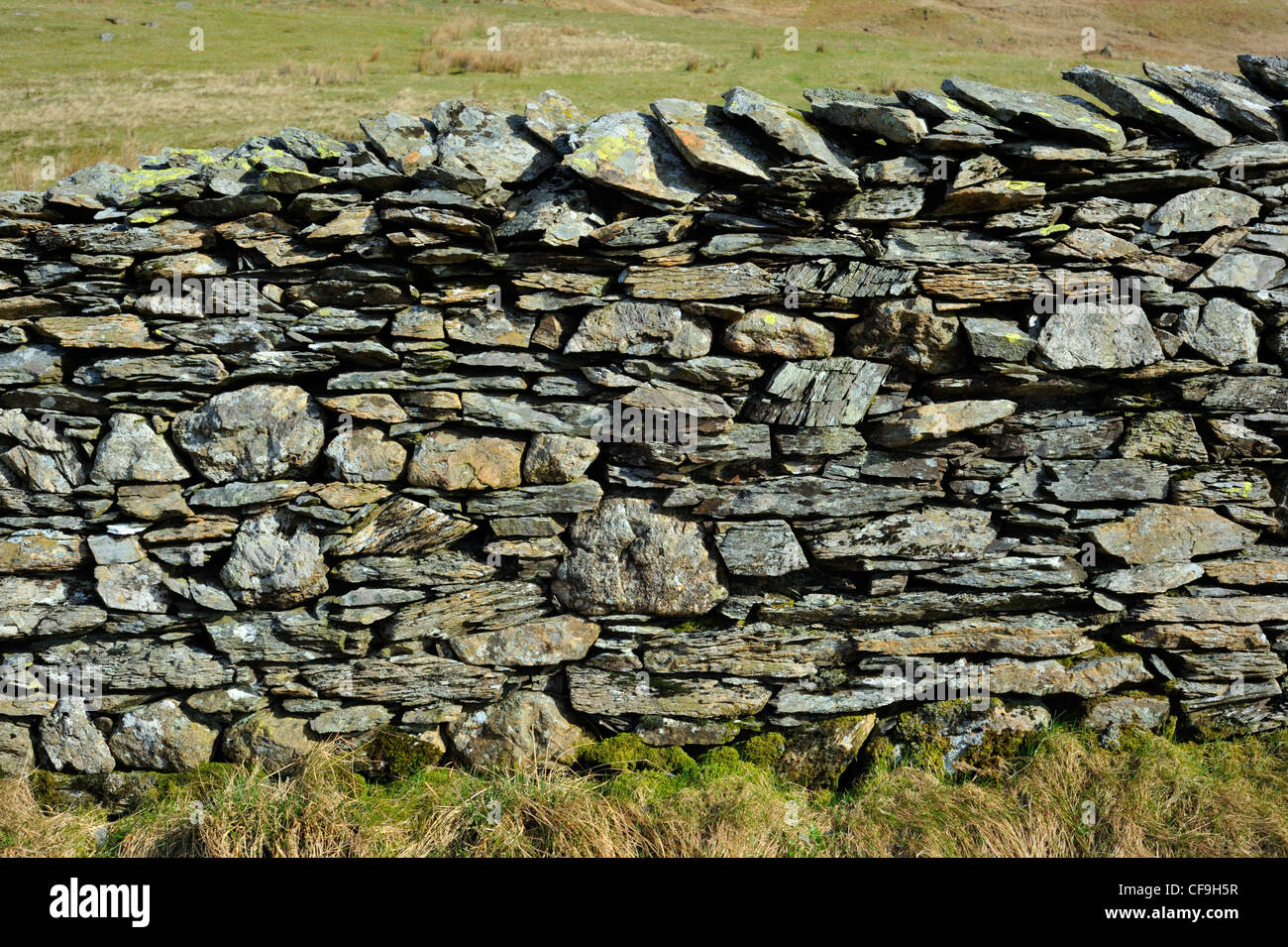 Trockenmauer. Dubbs Road, Nationalpark Lake District, Cumbria, England, Vereinigtes Königreich, Europa. Stockfoto