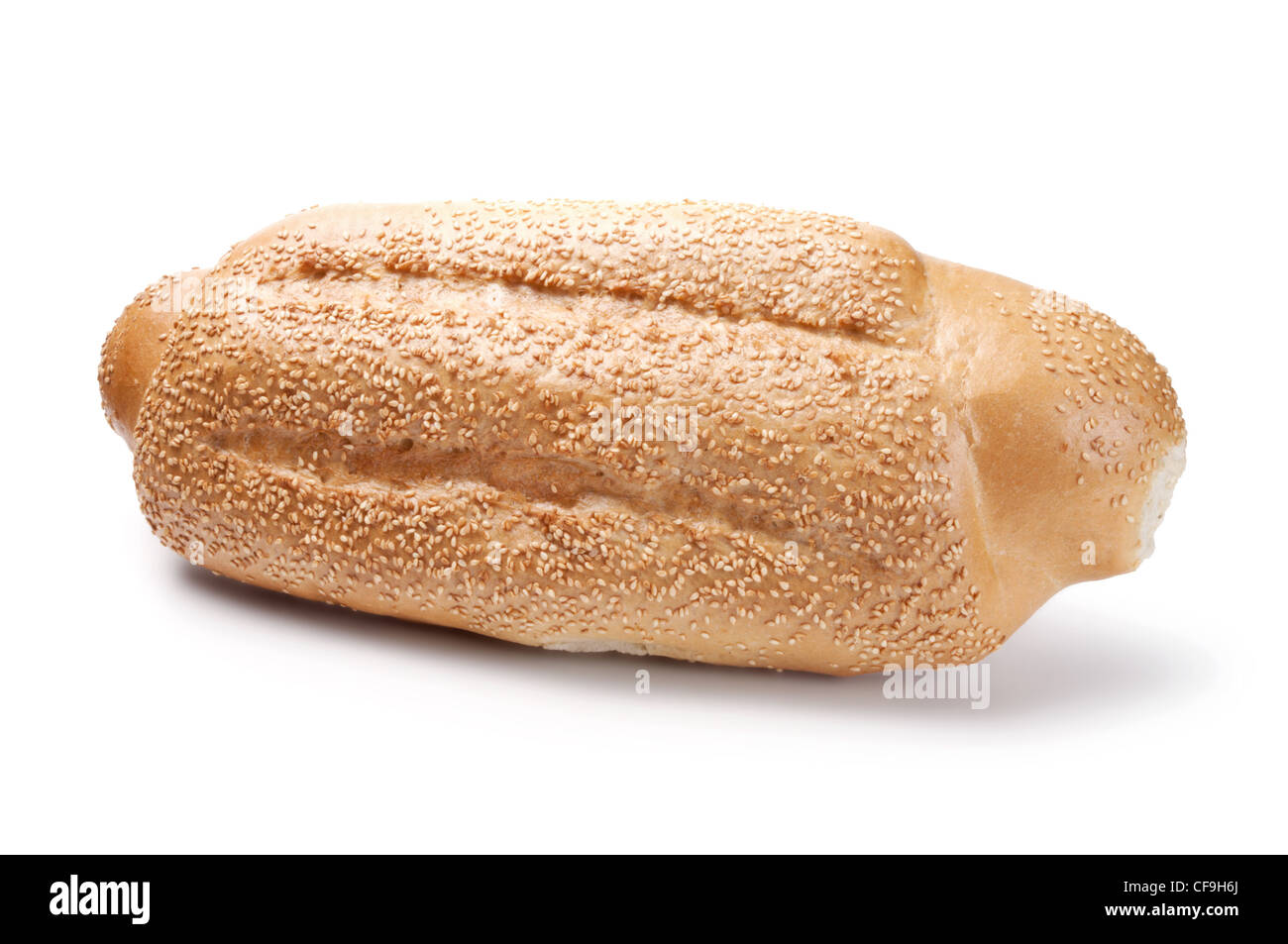Großes Brot mit Sesam auf dem weißen Hintergrund isoliert Stockfoto