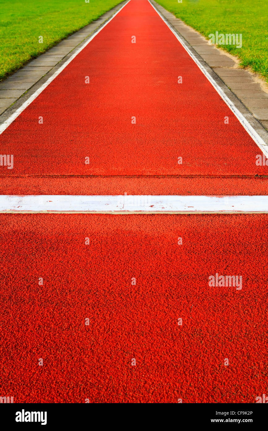 Weitsprung-Track in einem Sport- und Leichtathletik-Stadion Stockfoto