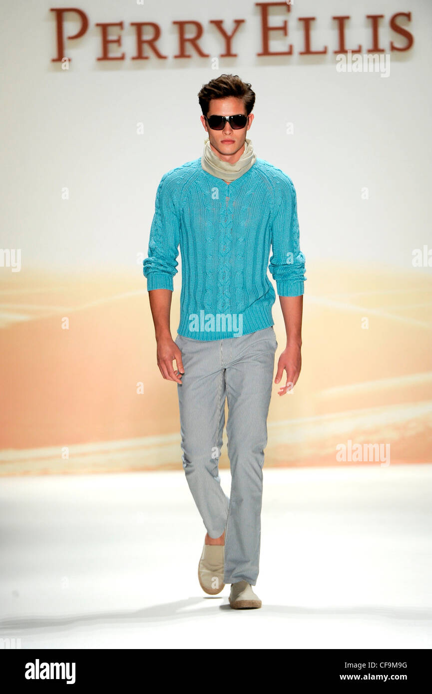 Perry Ellis New York bereit zum WearSpringSummer 2012 Stockfoto