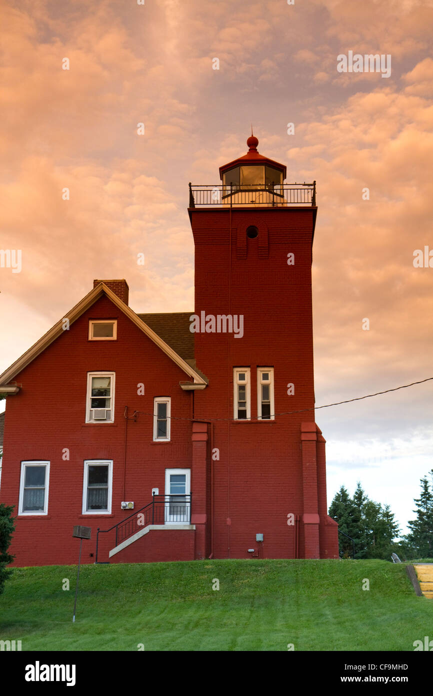Die zwei Häfen Leuchtturm mit Blick auf Agate Bay am Lake Superior liegt in Two Harbors, Minnesota, USA. Stockfoto