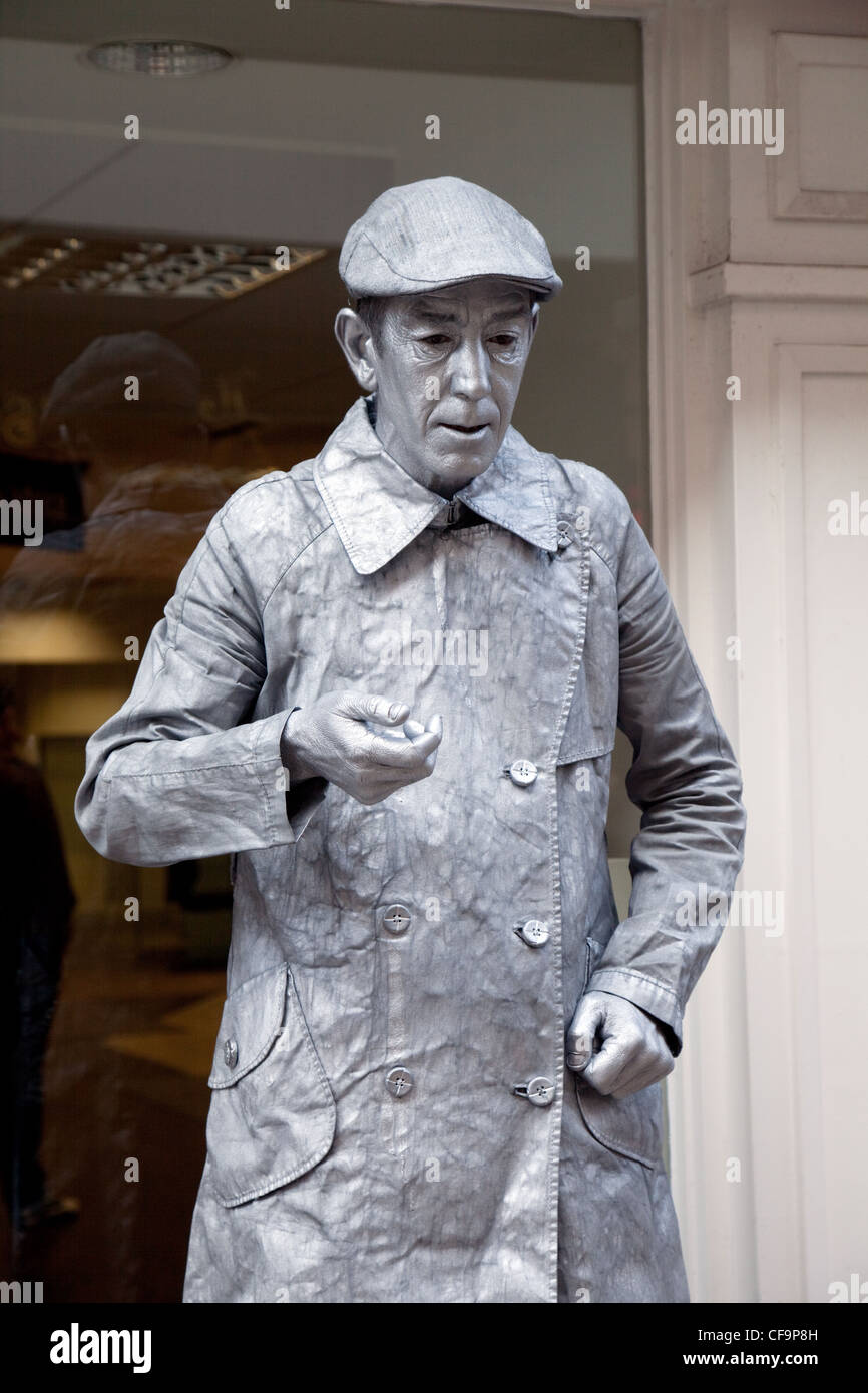 Eine Nahaufnahme von einem Silber lackierten Straße Entertainer Künstler, Cambridge UK Stockfoto