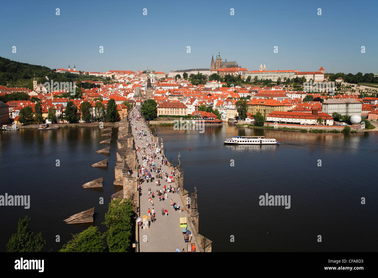 St.-Veits-Dom, Karlsbrücke und das Budaer Burgviertel, Prag, Tschechische Republik Stockfoto