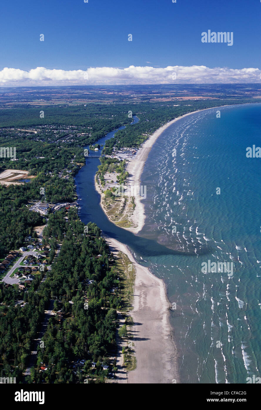 Luftbild von der weltweit am längsten Süßwasserstrand Wasaga Beach, Huron-See, Ontario, Kanada. Stockfoto