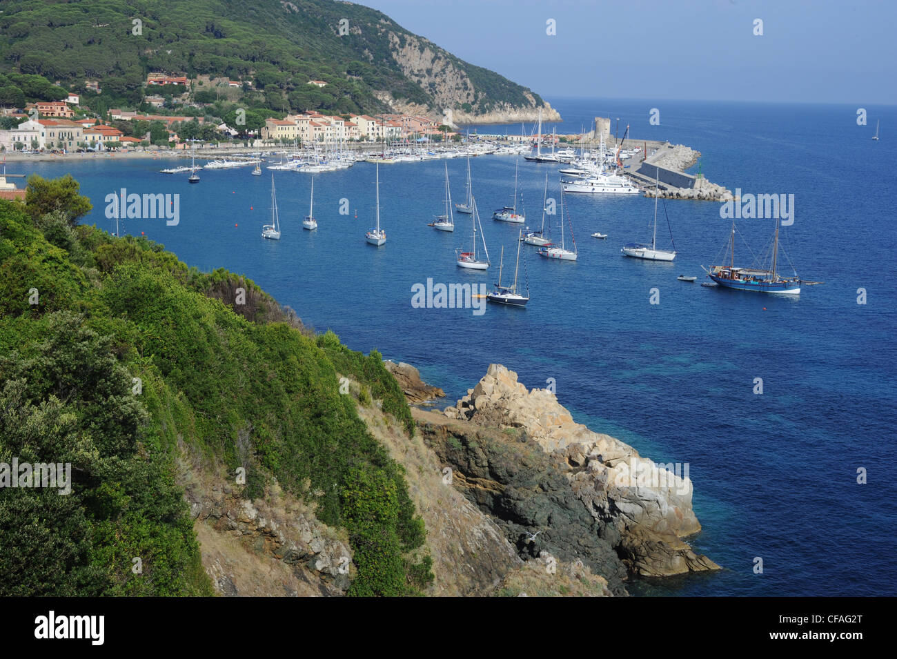 Italien, Elba, Elba Insel, Toscana, Marciana Marina, Hafen, Hafen, Bucht, Meer Stockfoto