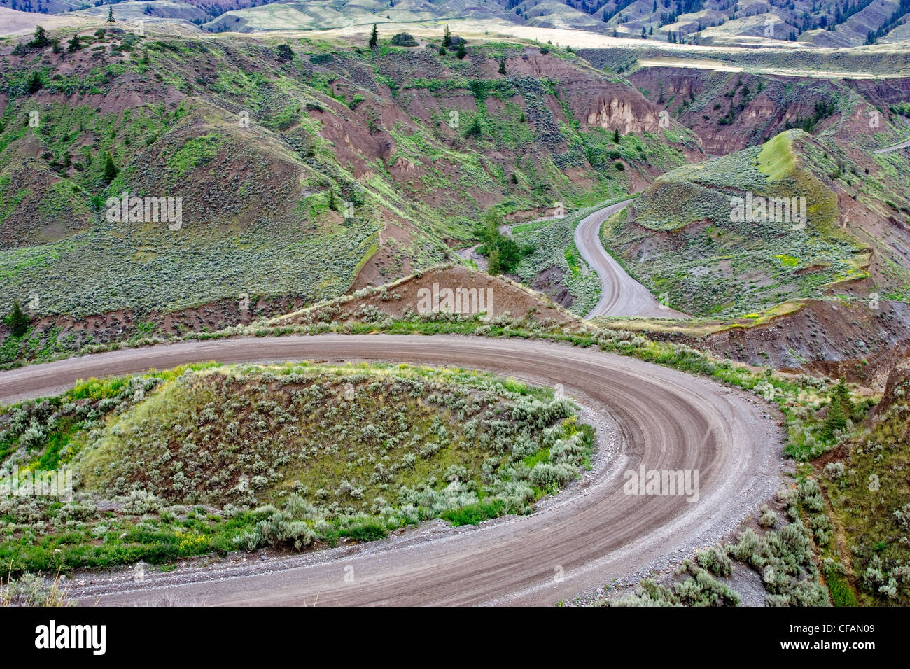 Erhöhte Ansicht Backcountry Straße im unteren Grasland von British Columbia, Kanada Stockfoto