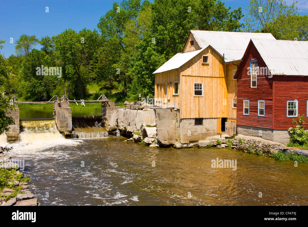 Mühle von einem Fluss in Stockdale, Ontario, Kanada. Stockfoto