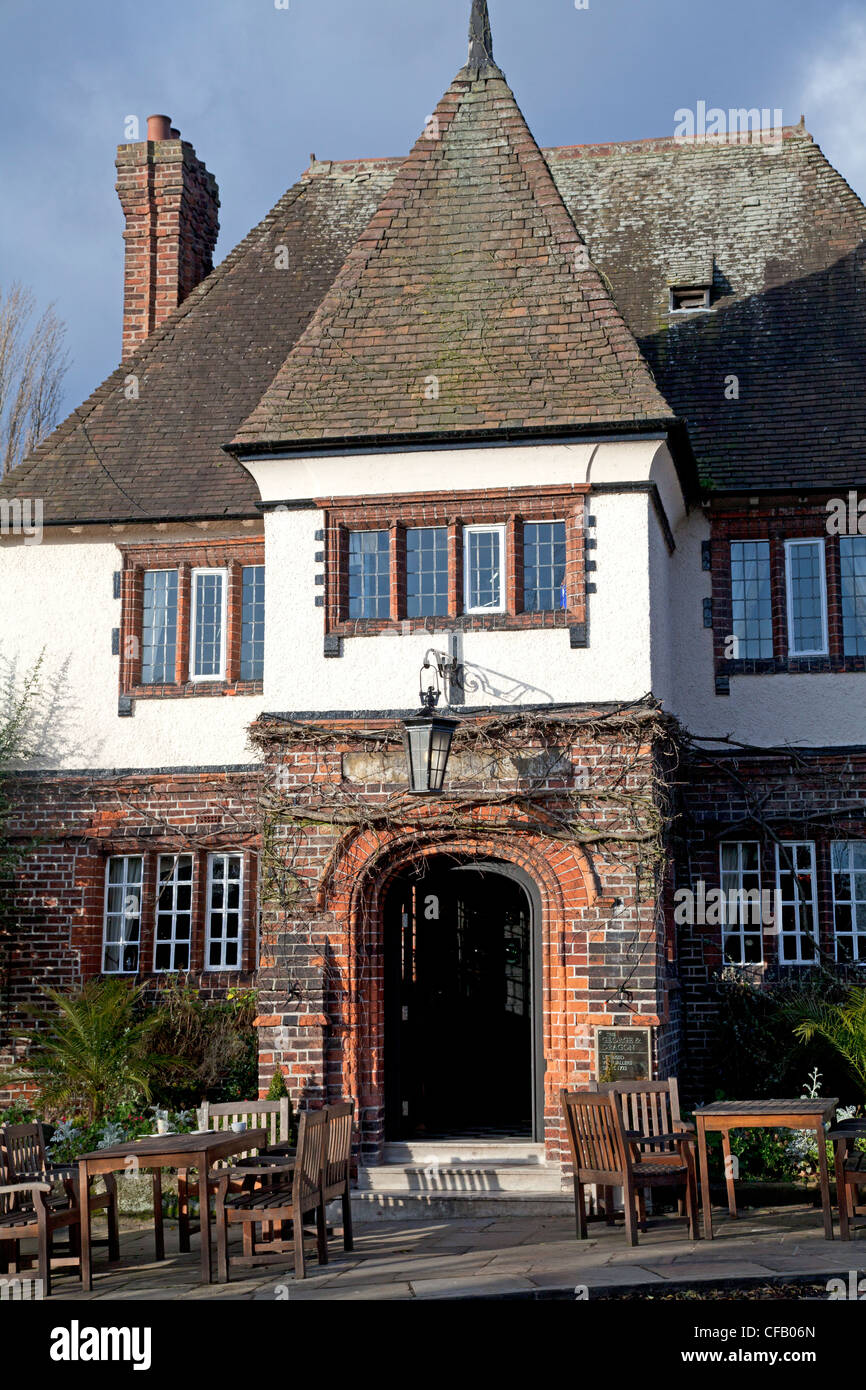 Der George und Dragon Pub, Great Budworth, Cheshire Stockfoto