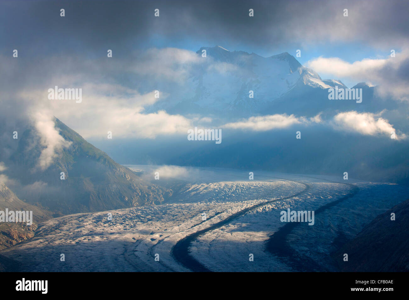 Aletschgletscher, Schweiz, Wallis, UNESCO Weltnaturerbe, Aussichtspunkt, Berge, Gletscher, Eis, Moränen, Wolken, mor Stockfoto