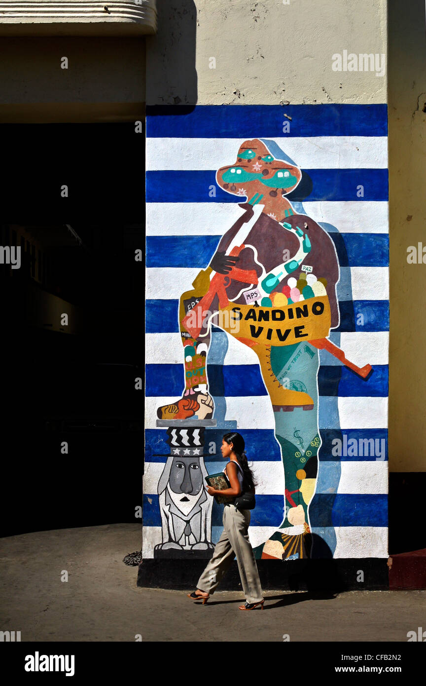Wandbild von Sandino Vive verstärkt auf Uncle Sam Stockfoto