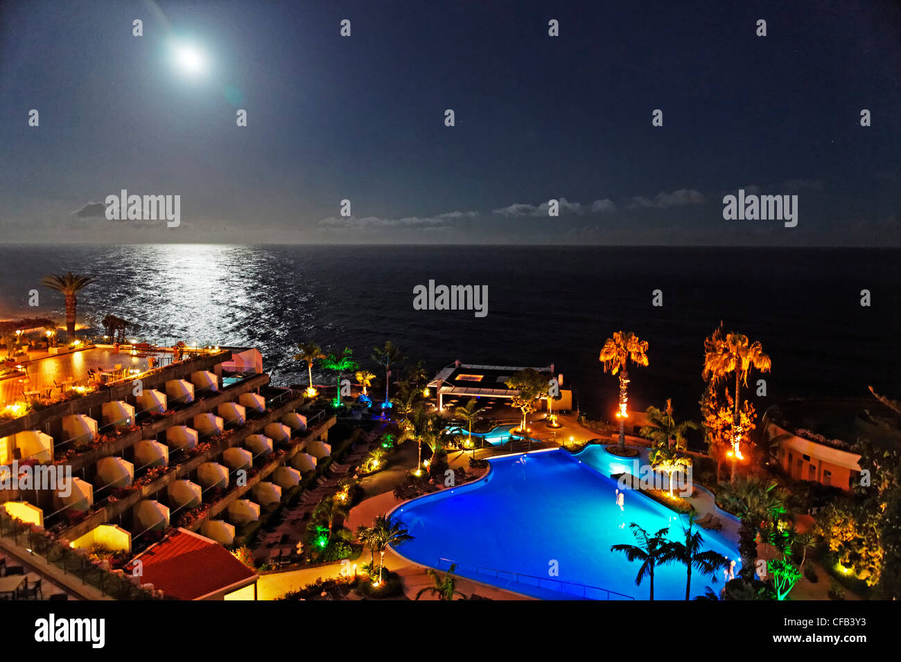 Europa, Portugal, Republica Portuguesa, Madeira, Funchal, Rua Carvalho Araujo, Mondlicht, Schwimmbad Hotel Pestana Carlton, Nacht, moo Stockfoto