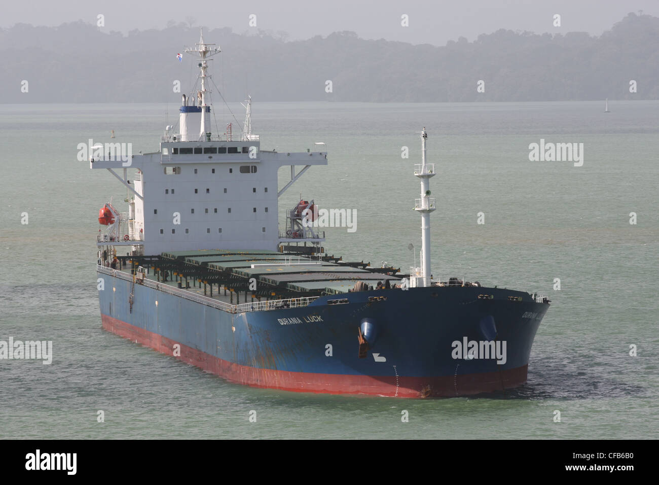Durania Glück vor Anker am Gatun See, Panama-Kanal Stockfoto