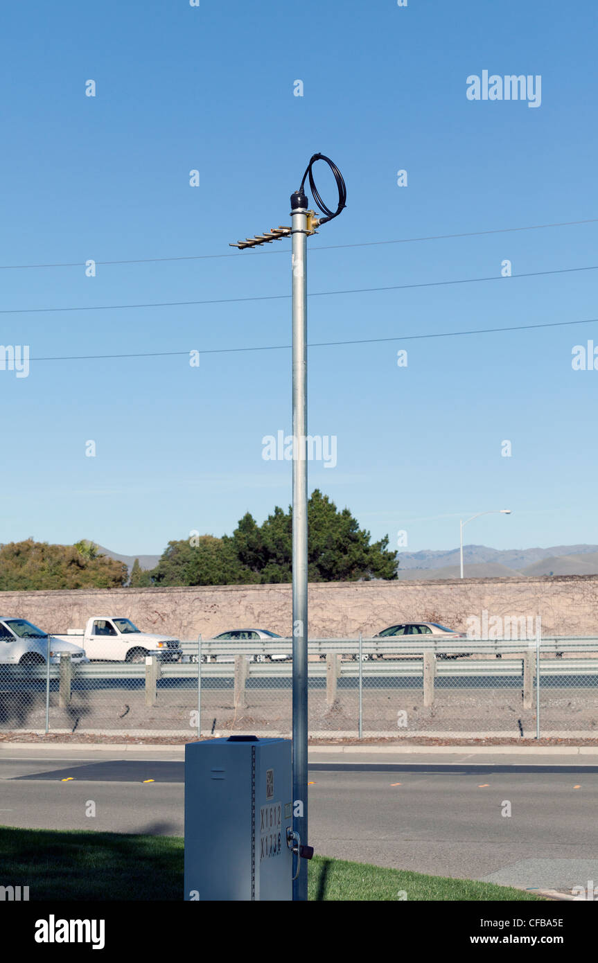 Probenahme-Sensor überwacht Luftschadstoffe in der Nähe von belebten 880 Autobahn in Milpitas, Kalifornien Stockfoto