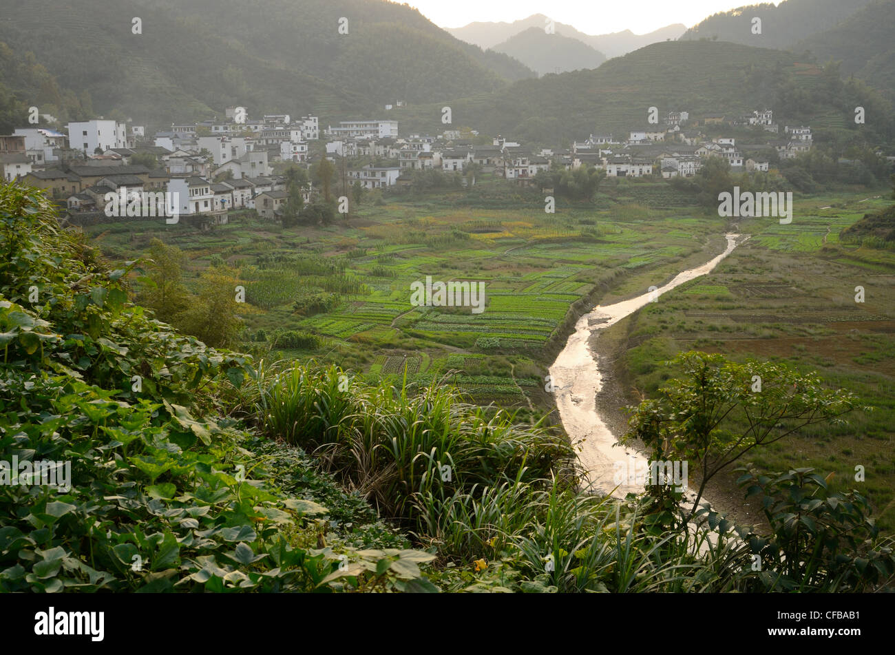 Ackerland Qiashe Xiang Dorf auf Flut Ebene des Fengle Flusses Huangshan Peoples Republic Of China Stockfoto