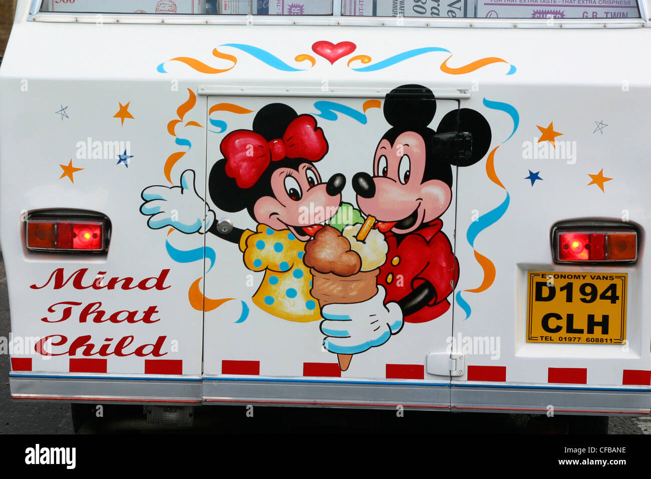 Ice Cream van "dagegen, das Kind" Zeichen, London, UK. Stockfoto