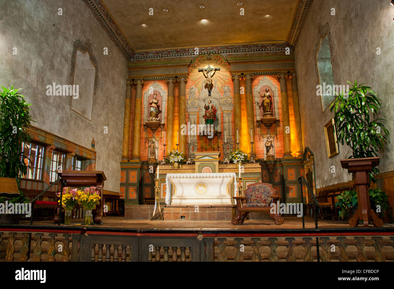 Santa Barbara Mission innen Stockfoto