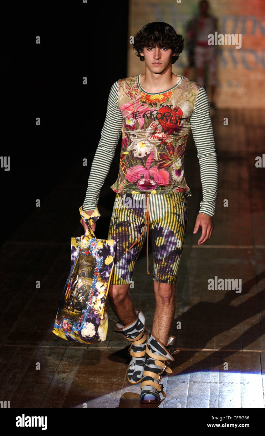 Vivienne Westwood Mailand Menswear S S männliche tragen weiße t