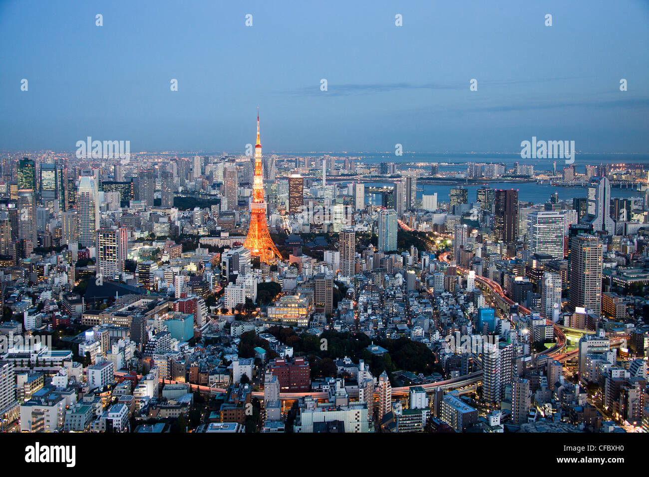 Tokyo, Japan, Asien, Stadt, Skyline von Tokyo, Tokyo Tower, Architektur, große, Gebäude, Stadt, Innenstadt, riesig, Lichter, Metropole, sk Stockfoto