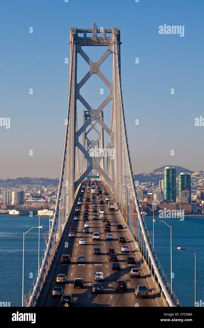 USA, USA, Amerika, Kalifornien, San Francisco, Stadt, Bay Bridge, Architektur, Bucht, blau, Brücke, Morgen, Rush, skylin Stockfoto