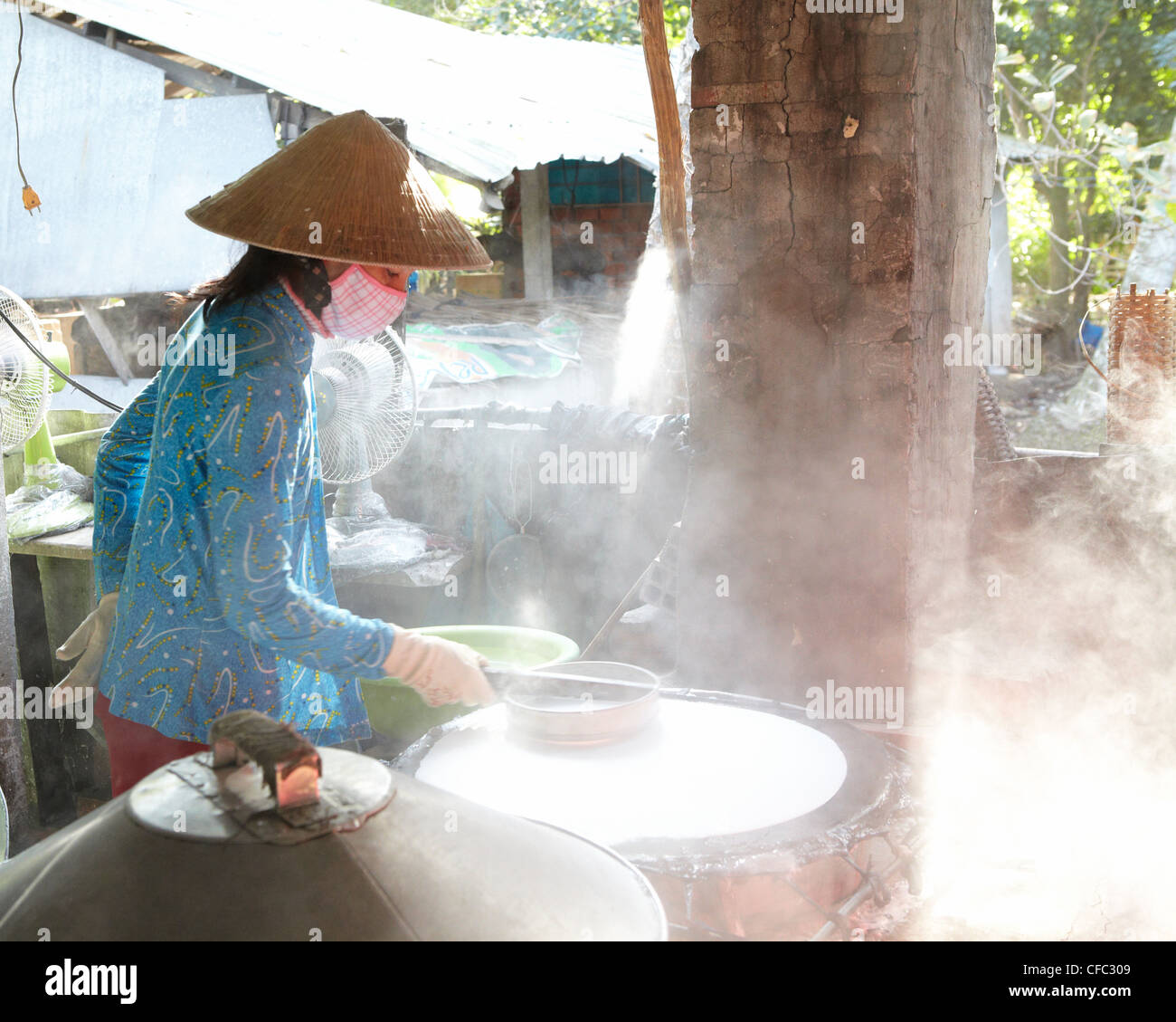 Vietnamesin machen Nudeln Stockfoto
