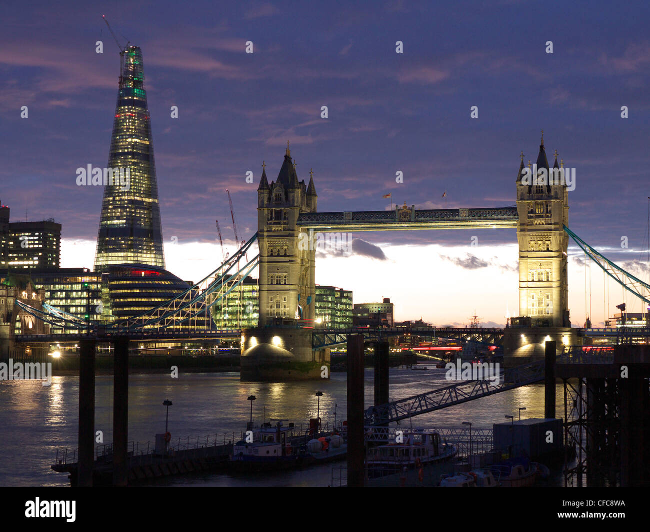 Blick auf die Themse und die Tower Bridge Stockfoto