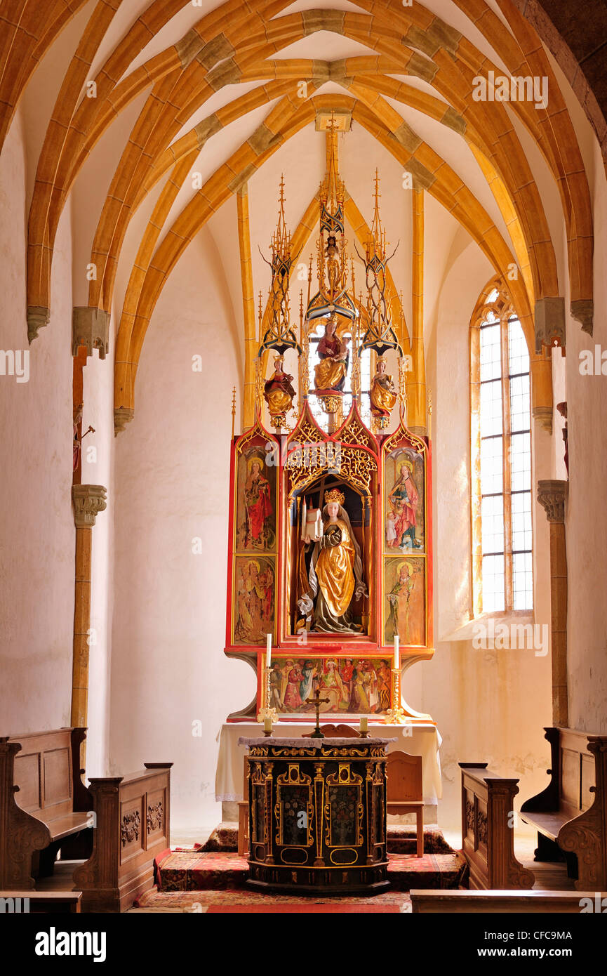 Späte gotische Altar in der Kirche Helenenkirche am Magdalensberg, Magdalensberg, Kärnten, Austria, Europe Stockfoto