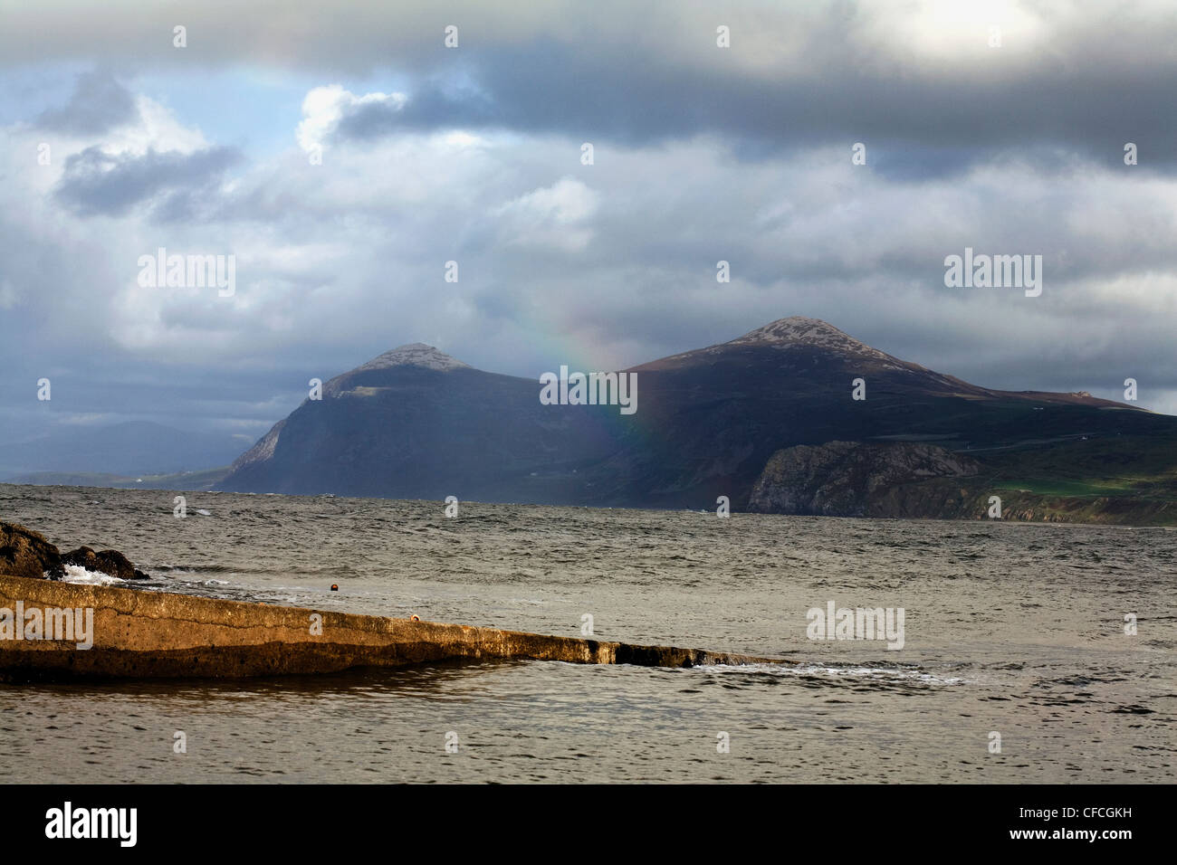 Regenbogen Yr eIFL.NET von Porth Dinllaen Nefyn Lleyn Halbinsel Gwynedd Wales Stockfoto