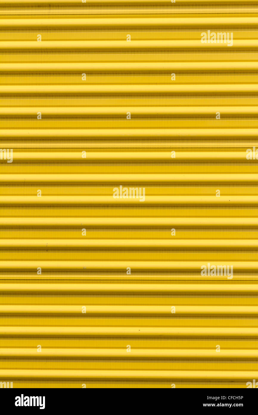 Gelbe Farbe aus Metall für strukturierten Hintergrund Stockfoto