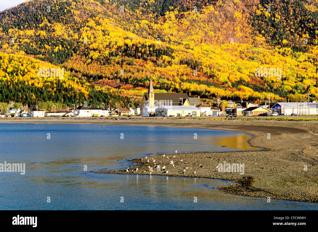 Farben des Herbstes umgeben die Stadt Mont-Levis, Quebec, Kanada Stockfoto