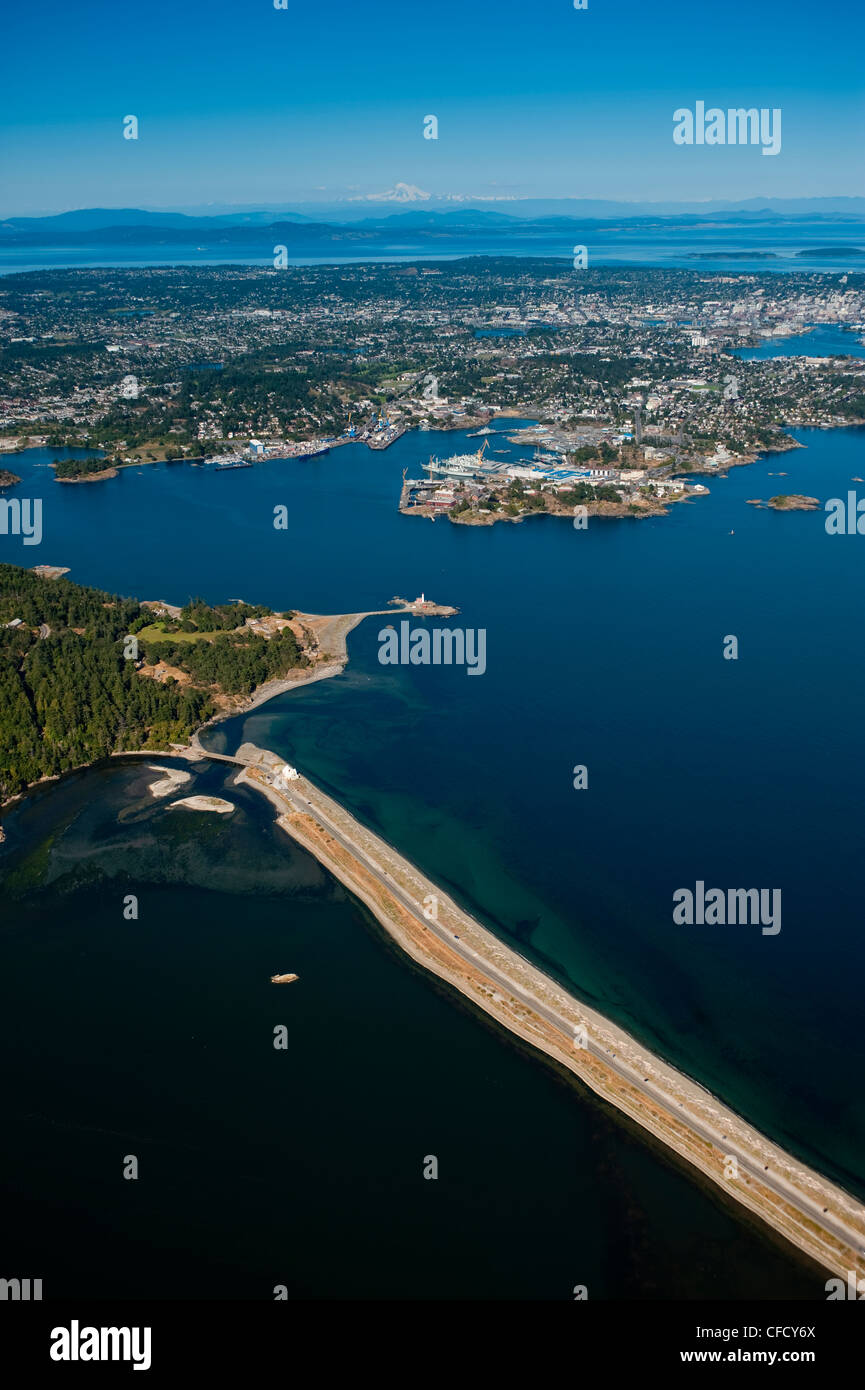 Luftaufnahmen von Esquimalt Harbour, Fisgard Licht im Vordergrund, Victoria, Britisch-Kolumbien, Kanada Stockfoto