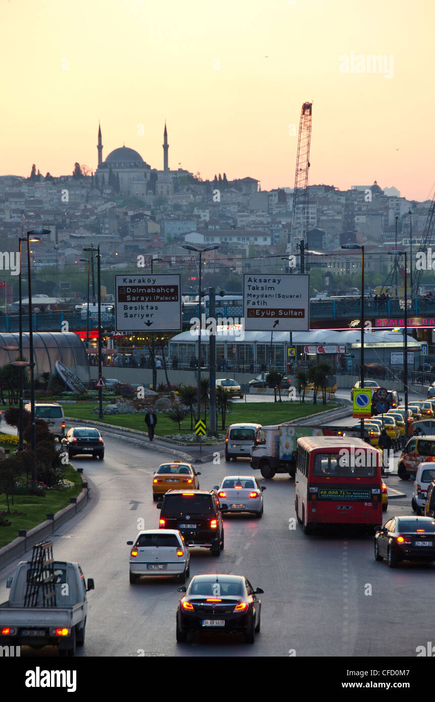 Verkehr im Stadtteil Eminönü von Istanbul, Türkei. Stockfoto