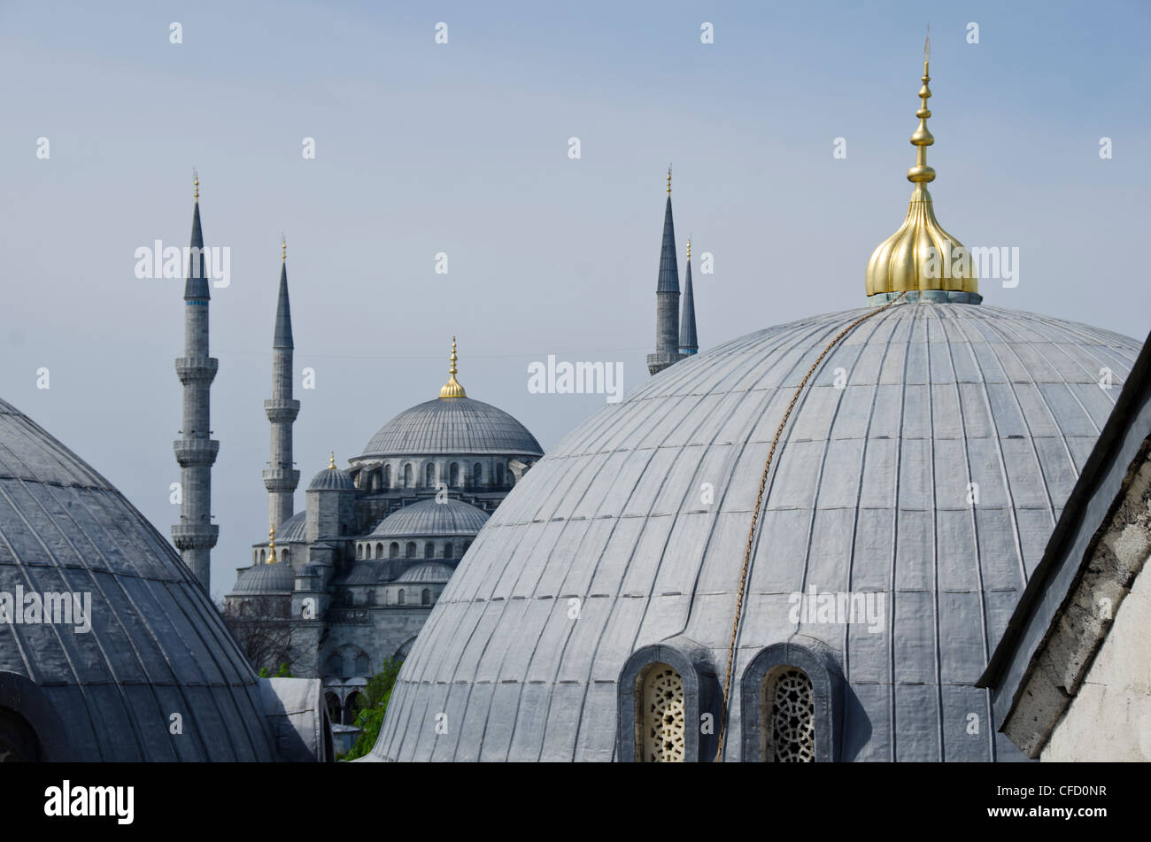 Sultan Ahmed Mosque (blaue Moschee) vom Fenster der Aye Sofia, Istanbul, Türkei Stockfoto
