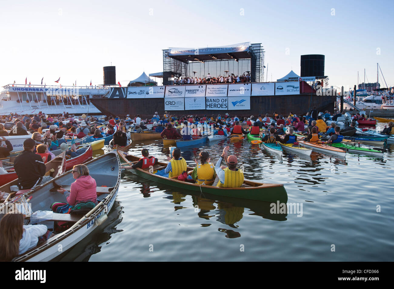 Innerer Hafen Massen an Symphony Splash Jahresveranstaltung, Victoria, Britisch-Kolumbien, Kanada Stockfoto