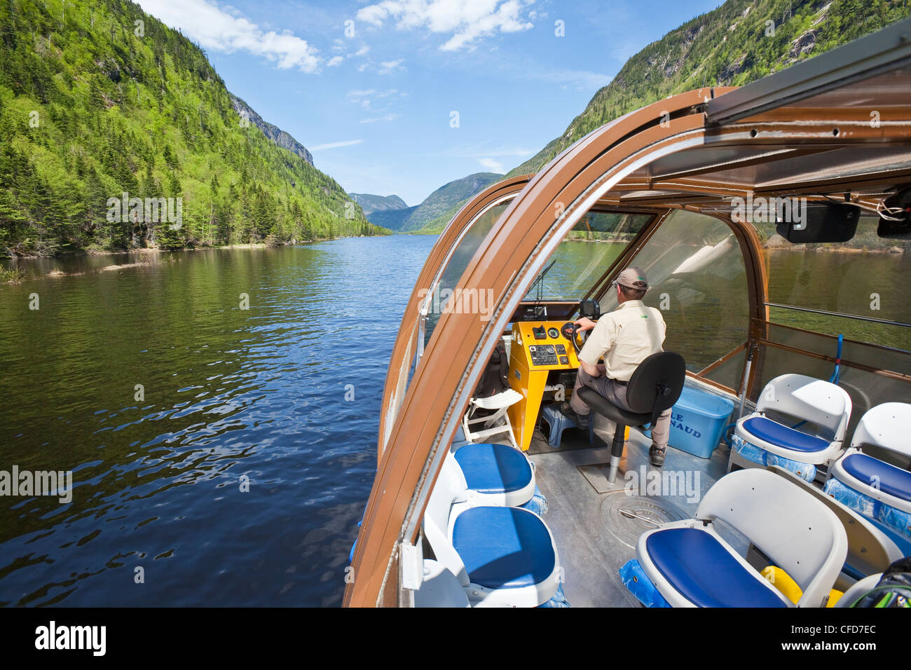 Riverboat "Bateau-Mouche" genannten lokal Stockfoto