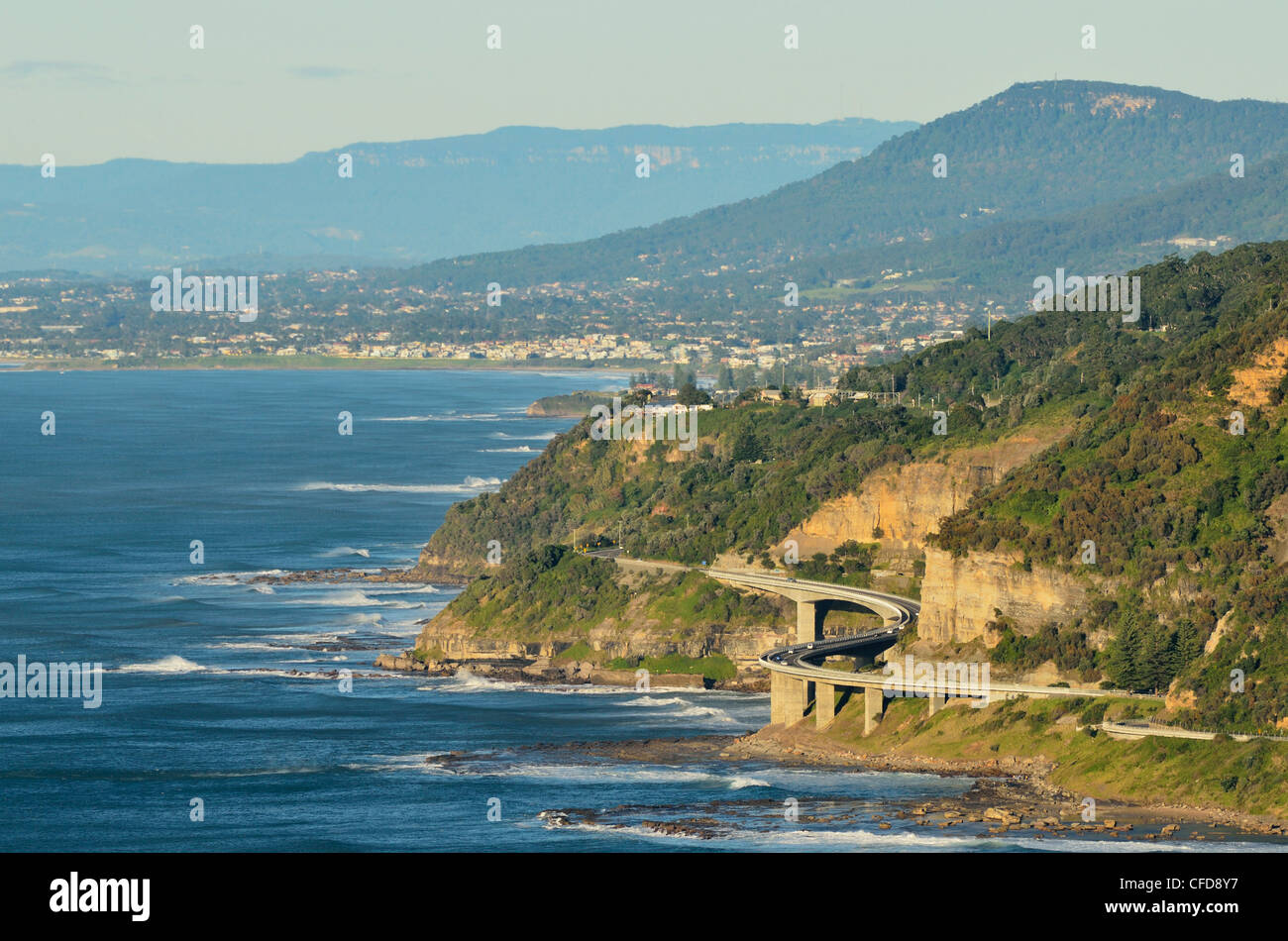 Luftaufnahme des Seacliff Bridge in Coalcliff, New South Wales, Australien, Pazifik Stockfoto