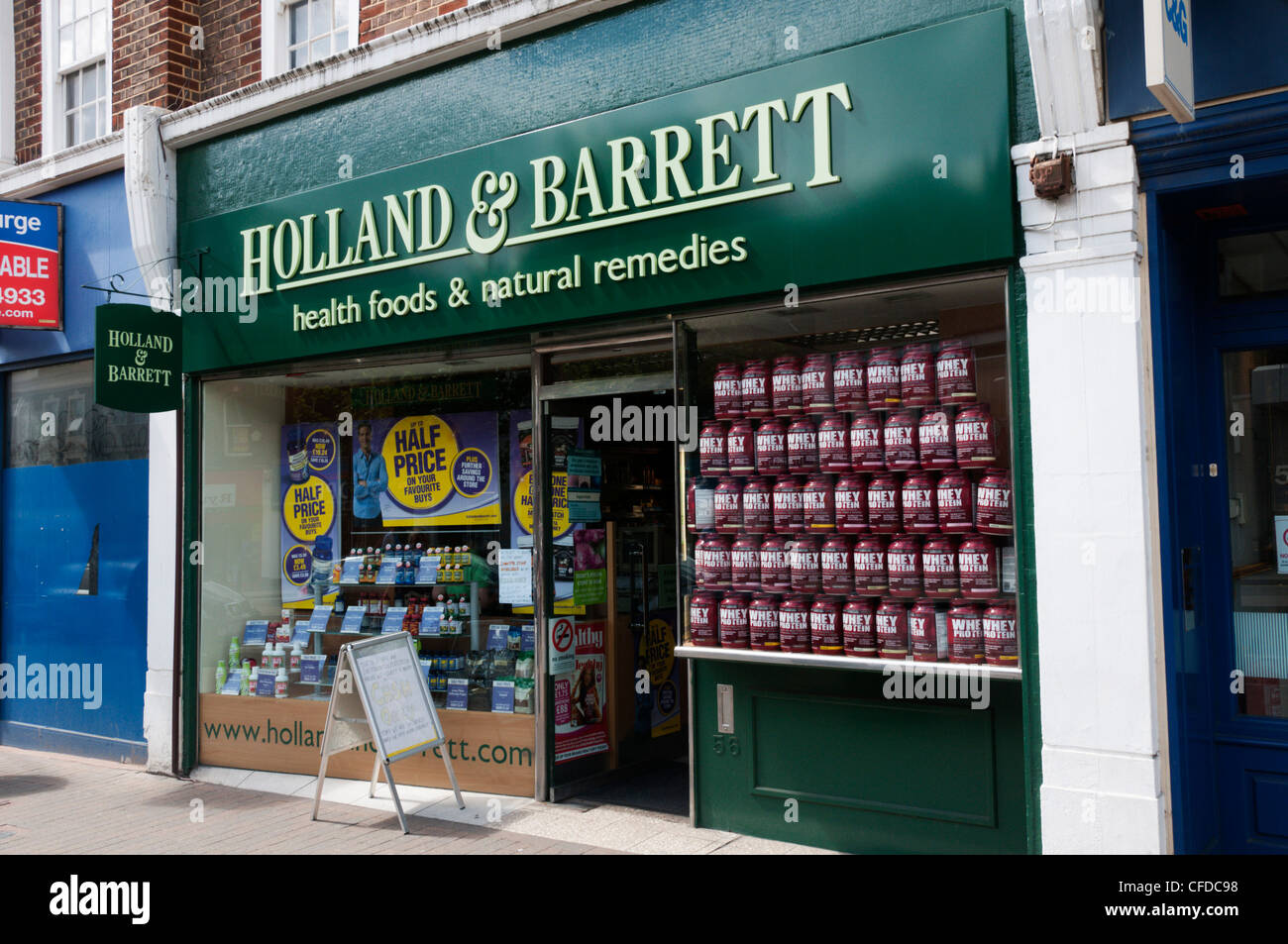 Ein Holland & Barrett Reformkost und Naturheilmittel-Shop. Stockfoto