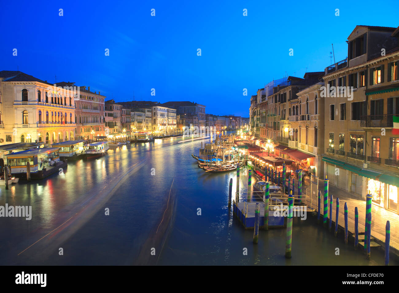 Canal Grande in der Abenddämmerung, Venedig, UNESCO World Heritage Site, Veneto, Italien, Europa Stockfoto