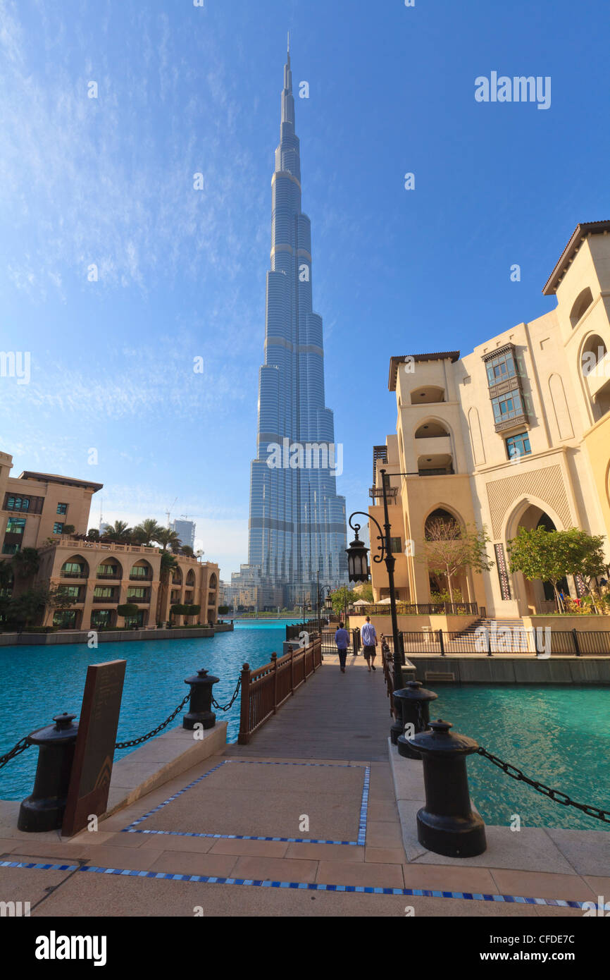 Burj Khalifa und das Palace Hotel, Innenstadt, Dubai, Vereinigte Arabische Emirate, Naher Osten Stockfoto