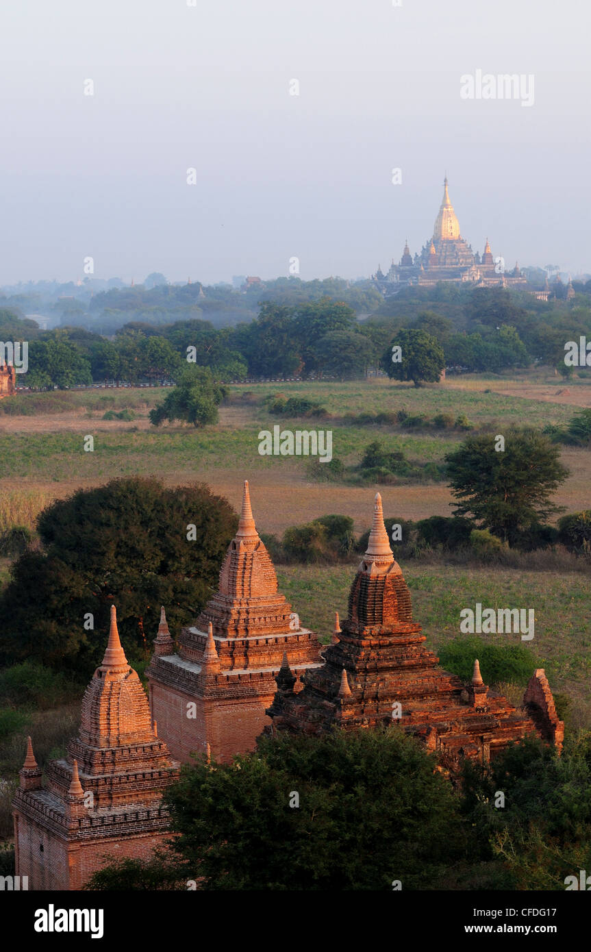 Sunrise, die Tempel und Pagoden der zerstörten Altstadt, Bagan, Myanmar, Asien Stockfoto