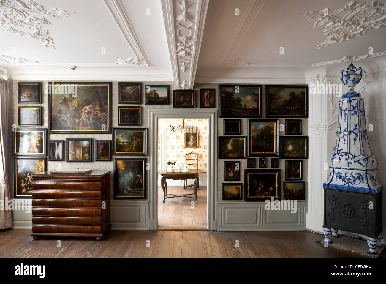 Frankfurter Goethe-Haus, Blick vom Gemaeldekabinett in Richtung der Zimmer der Frau Rat, Frankfurt Am Main, Hessen, Deutschland, Euro Stockfoto