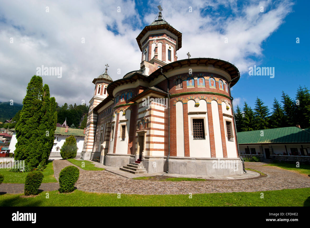 Das Kloster Sinaia wurde von Fürst Mihai Cantacuzino 1695, Sinaia, Rumänien, Europa gegründet. Stockfoto