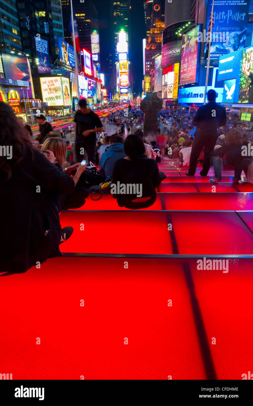 Menschen Square am Times bei Nacht, Manhattan, New York, USA, Amerika Stockfoto
